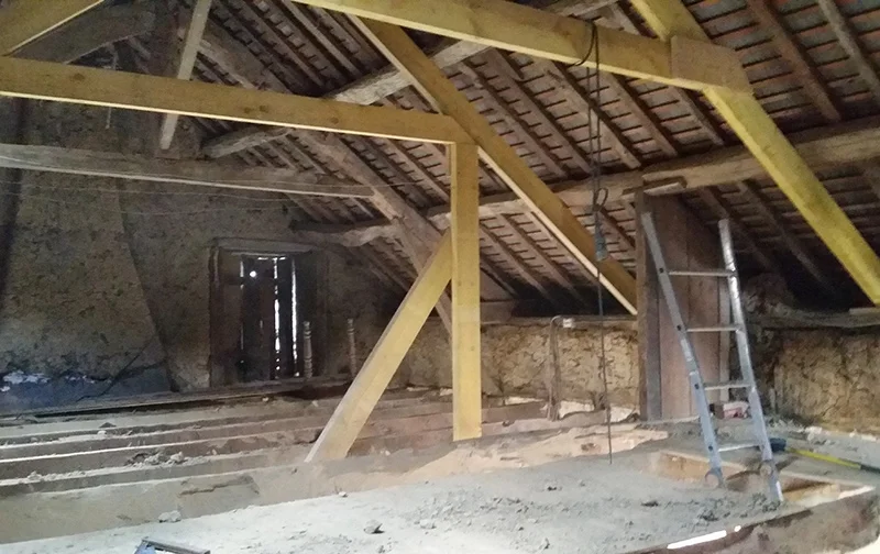 Renfort de charpente en Creuse par FRM Couverture